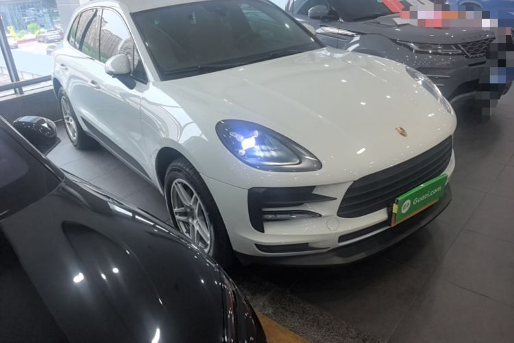Used Porsche Macan 2018 Macan 2.0T Front Right 45 Deg