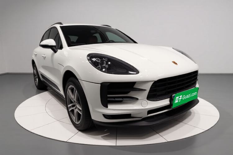 Used Porsche Macan 2018 Macan 2.0T Front Right 45 Deg