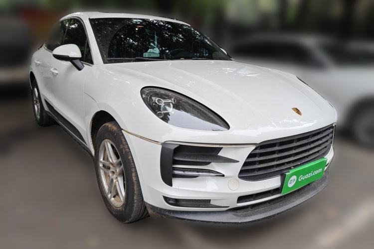 Used Porsche Macan 2018 Macan 2.0T Front Right 45 Deg