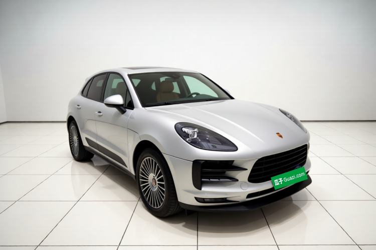 Used Porsche Macan 2018 Macan 2.0T Front Right 45 Deg