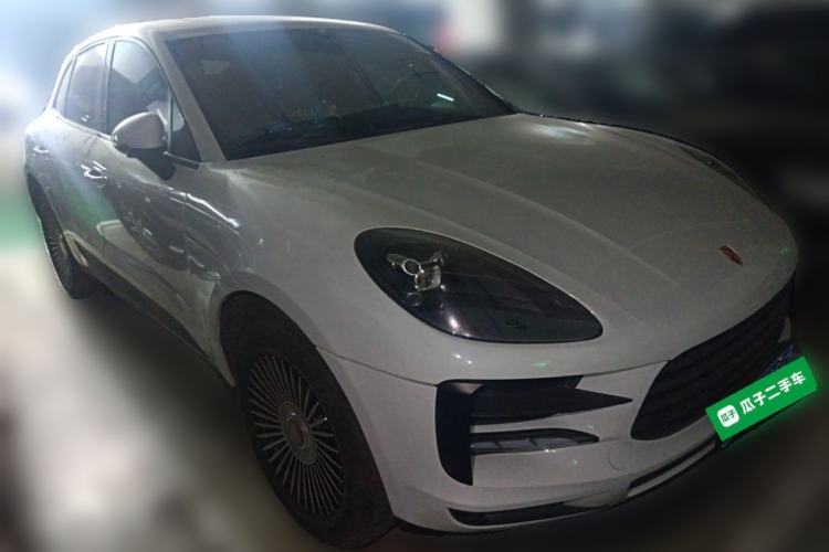 Used Porsche Macan 2018 Macan 2.0T Front Right 45 Deg