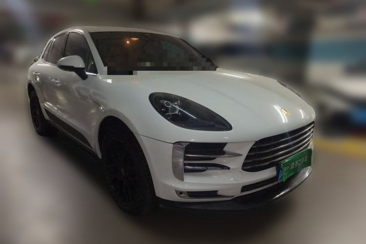 Used Porsche Macan 2018 Macan 2.0T Front Right 45 Deg