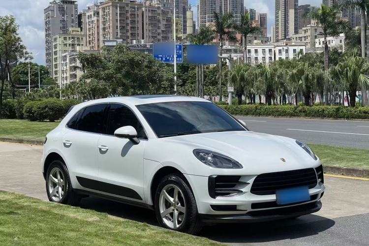 Used Porsche Macan 2018 Macan 2.0T Front Right 45 Deg