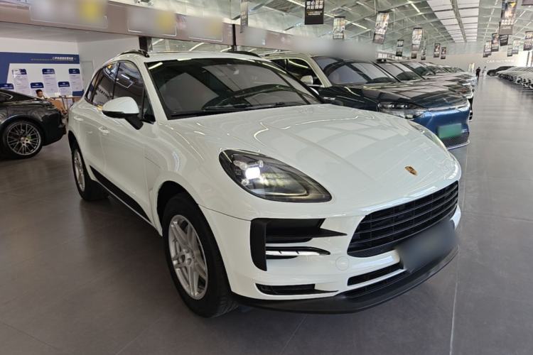 Used Porsche Macan 2018 Macan 2.0T Front Right 45 Deg