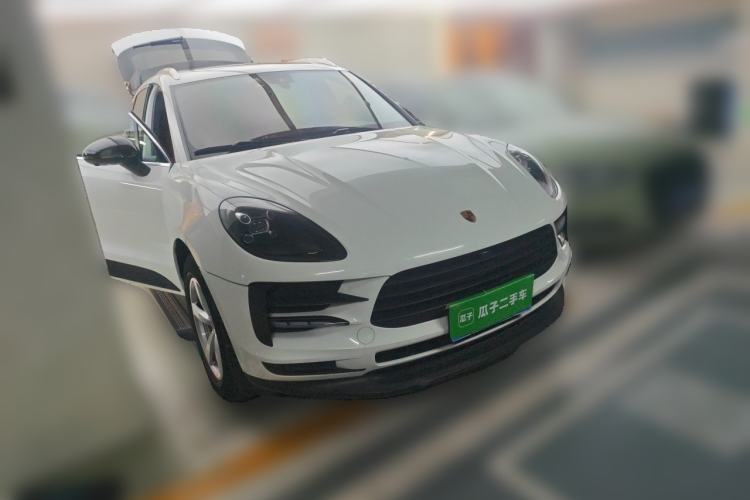 Used Porsche Macan 2018 Macan 2.0T Front Right 45 Deg