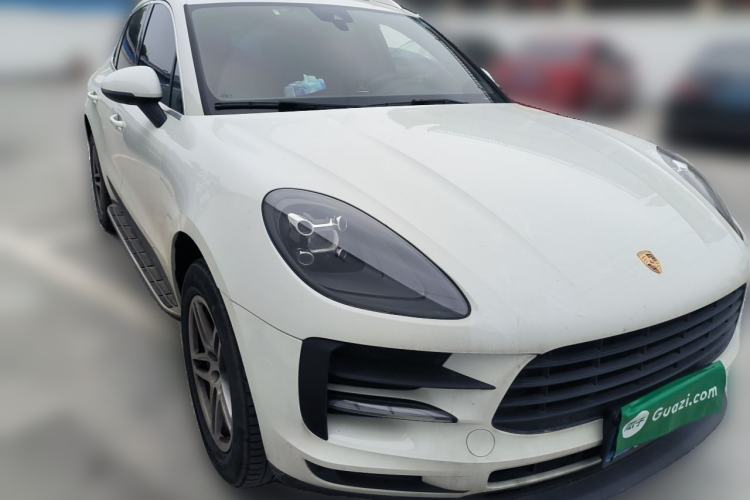 Used Porsche Macan 2018 Macan 2.0T Front Right 45 Deg