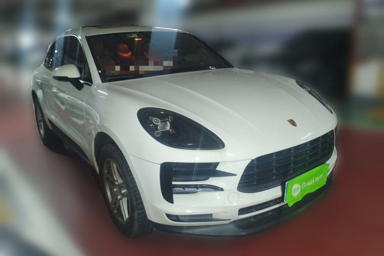Used Porsche Macan 2018 Macan 2.0T Front Right 45 Deg