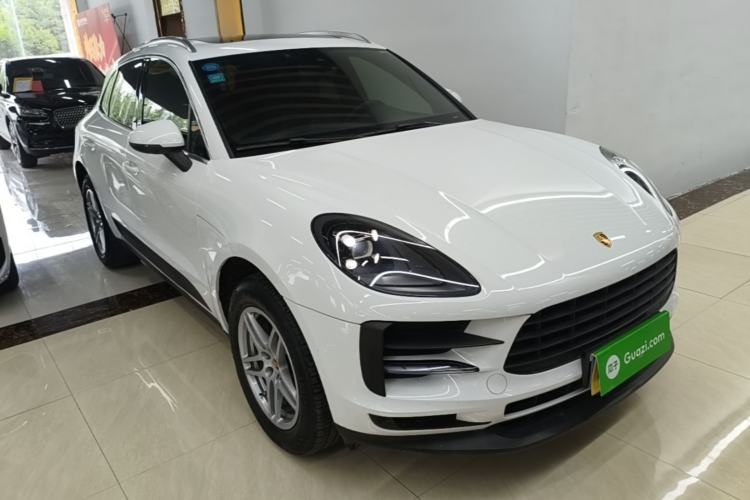 Used Porsche Macan 2018 Macan 2.0T Front Right 45 Deg