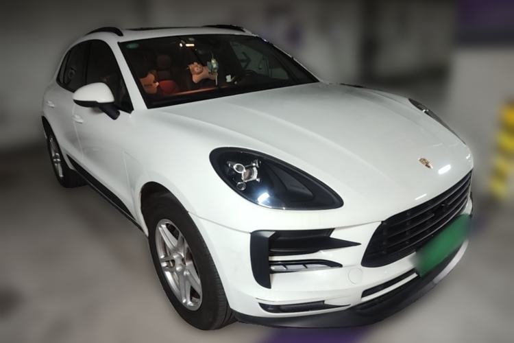 Used Porsche Macan 2018 Macan 2.0T Front Right 45 Deg