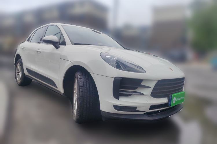 Used Porsche Macan 2018 Macan 2.0T Front Right 45 Deg