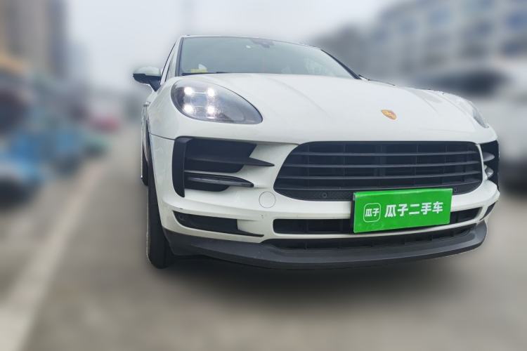 Used Porsche Macan 2018 Macan 2.0T Front Right 45 Deg