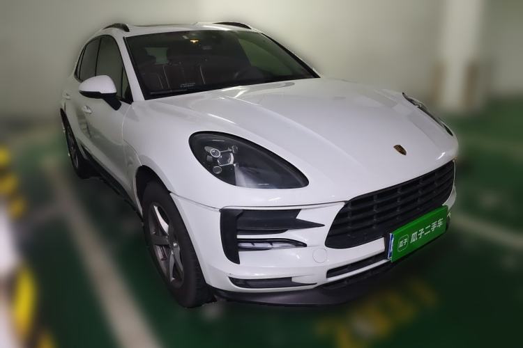 Used Porsche Macan 2018 Macan 2.0T Front Right 45 Deg