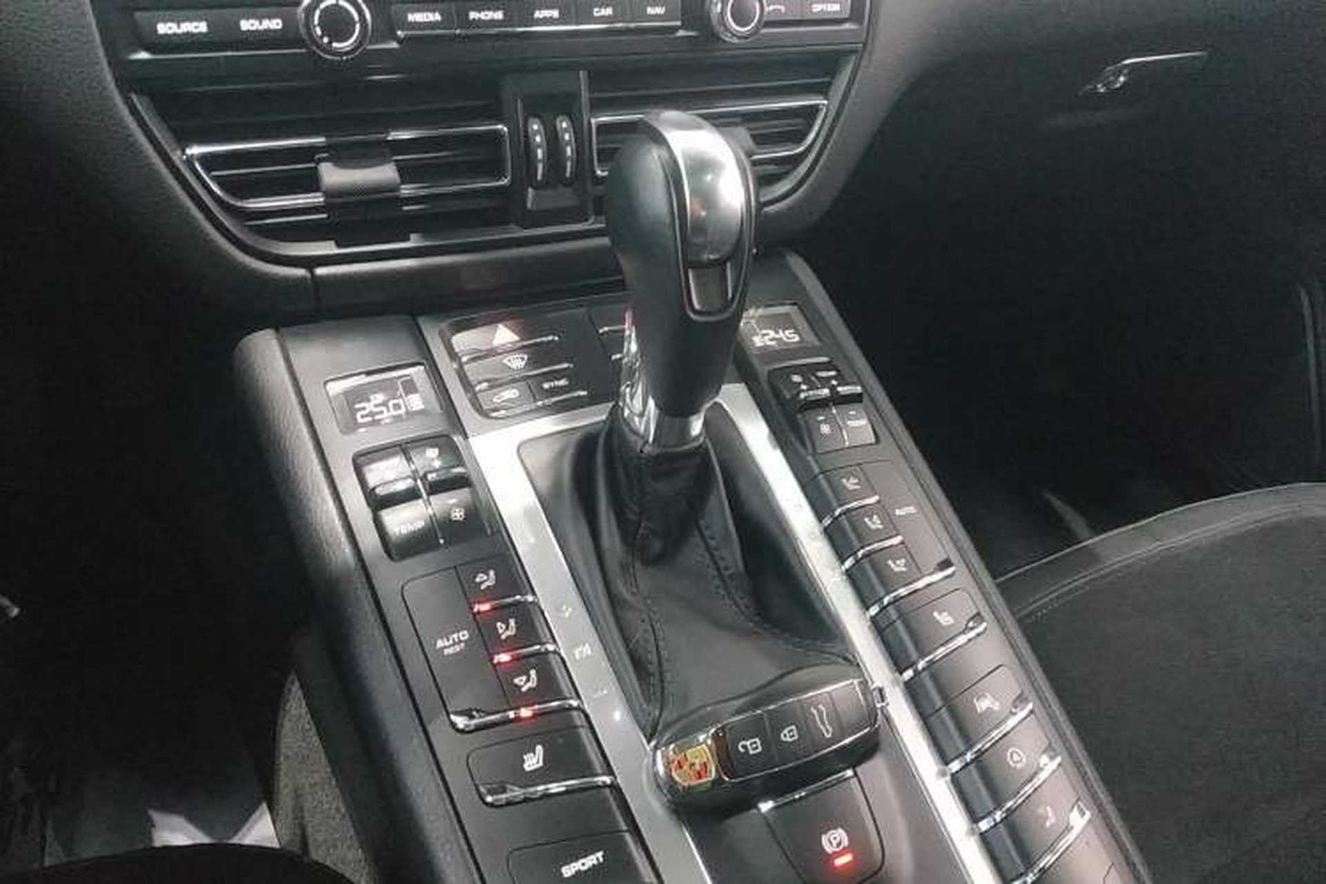 Used Porsche Macan 2018 Macan 2.0T Gear Lever