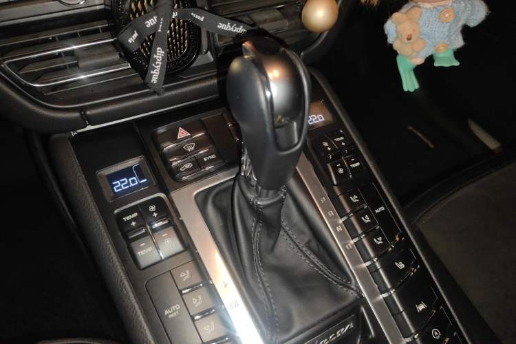 Used Porsche Macan 2018 Macan S 3.0T Gear Lever