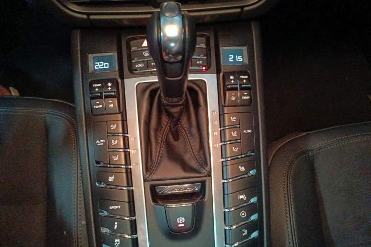 Used Porsche Macan 2018 Macan 2.0T Gear Lever