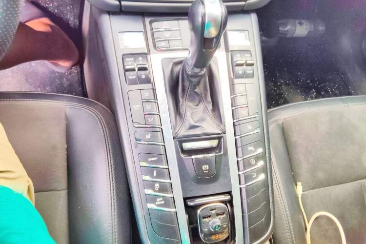 Used Porsche Macan 2018 Macan 2.0T Gear Lever