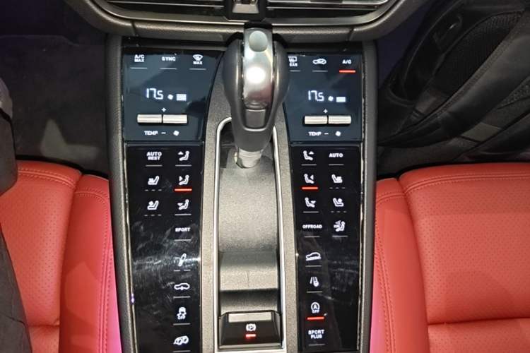 Used Porsche Macan 2018 Macan 2.0T Gear Lever