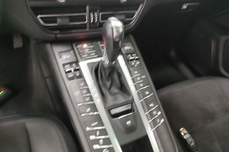 Used Porsche Macan 2018 Macan 2.0T Gear Lever