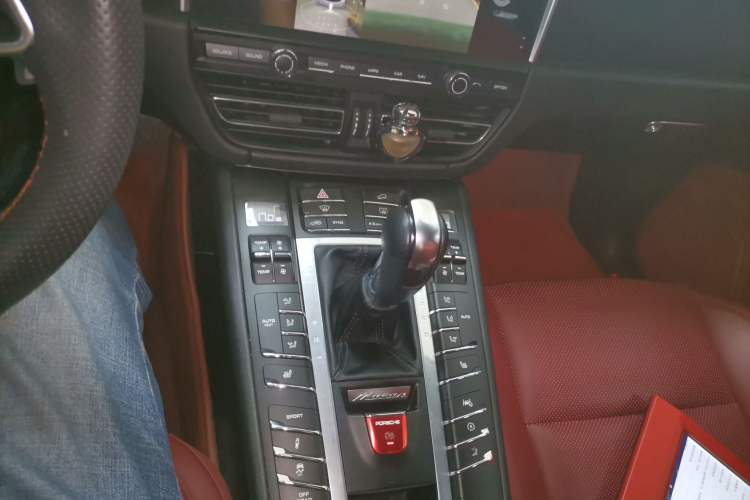 Used Porsche Macan 2018 Macan 2.0T Gear Lever
