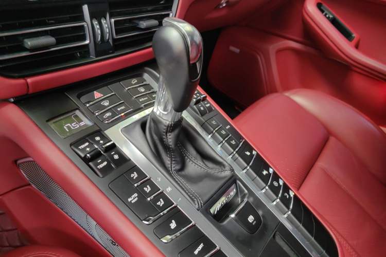 Used Porsche Macan 2018 Macan 2.0T Gear Lever
