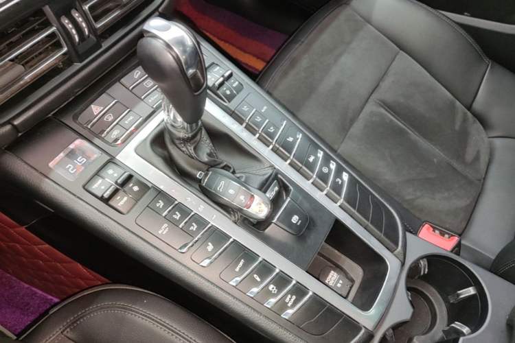 Used Porsche Macan 2018 Macan 2.0T Gear Lever