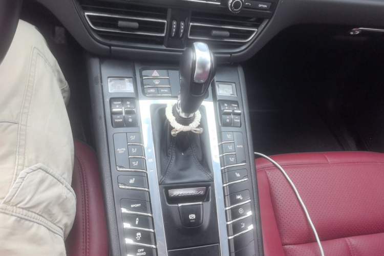Used Porsche Macan 2018 Macan 2.0T Gear Lever