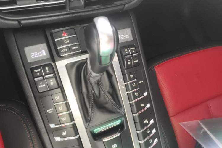 Used Porsche Macan 2018 Macan 2.0T Gear Lever