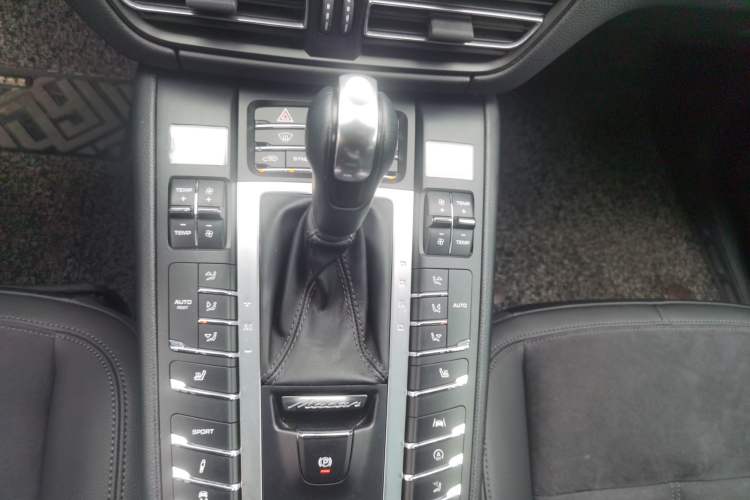 Used Porsche Macan 2018 Macan 2.0T Gear Lever
