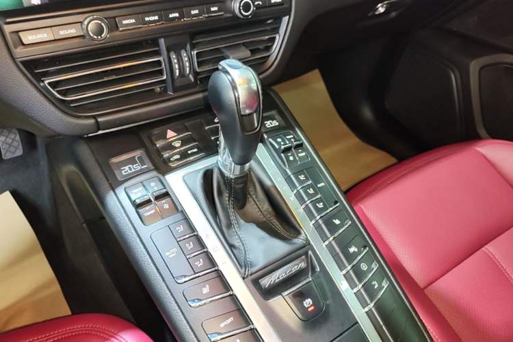 Used Porsche Macan 2018 Macan 2.0T Gear Lever