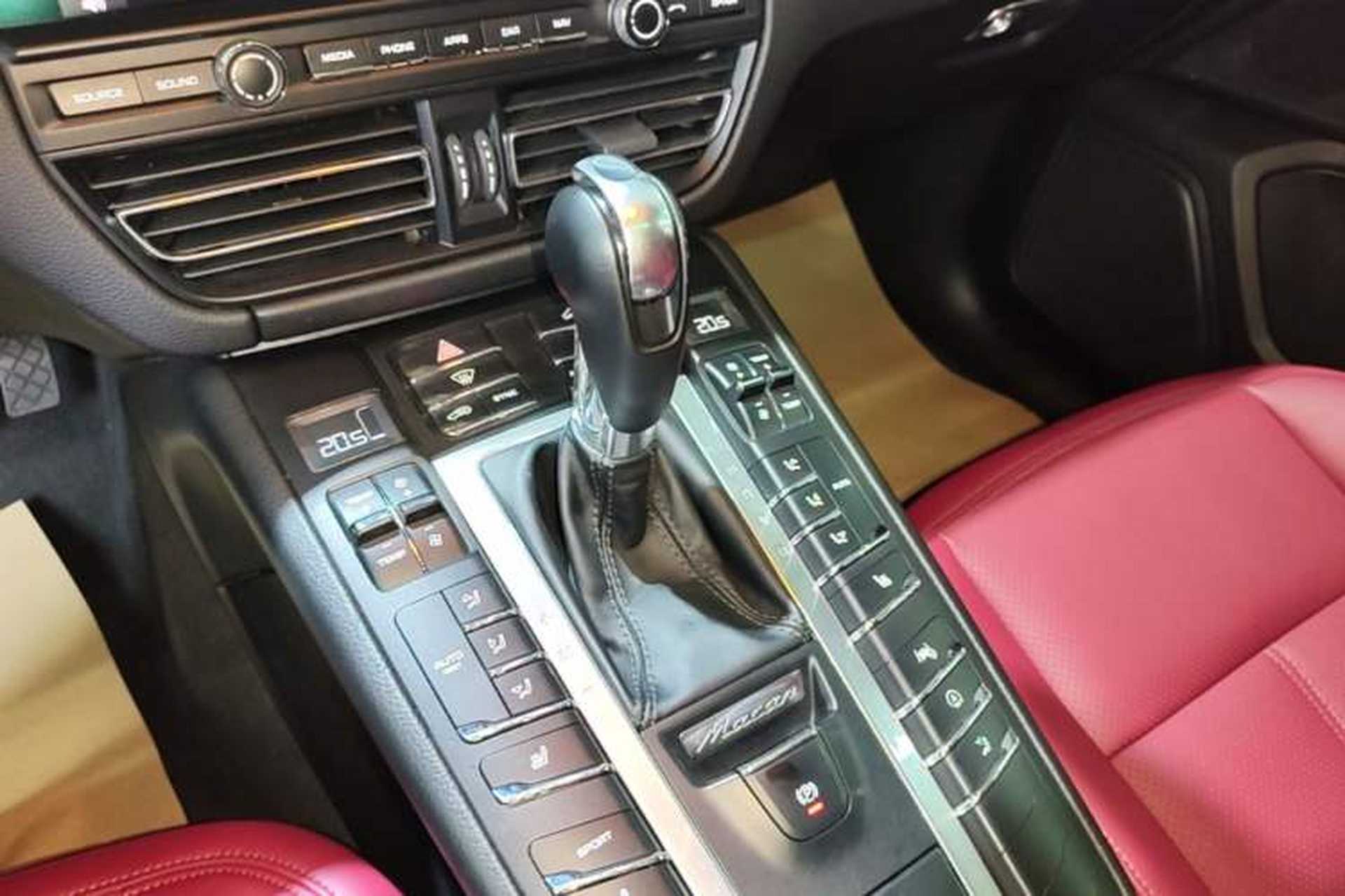 Used Porsche Macan 2018 Macan 2.0T Gear Lever