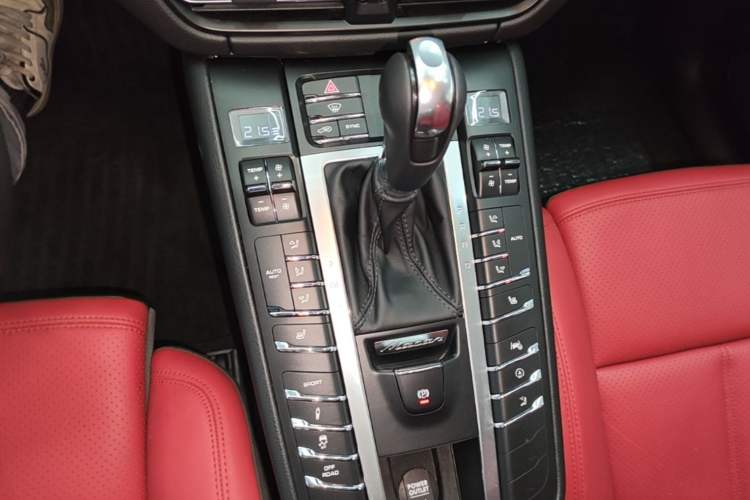 Used Porsche Macan 2018 Macan 2.0T Gear Lever