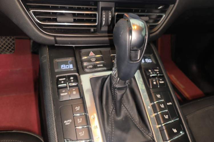 Used Porsche Macan 2018 Macan 2.0T Gear Lever