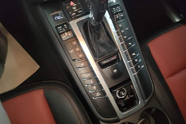 Used Porsche Macan 2018 Macan 2.0T Gear Lever