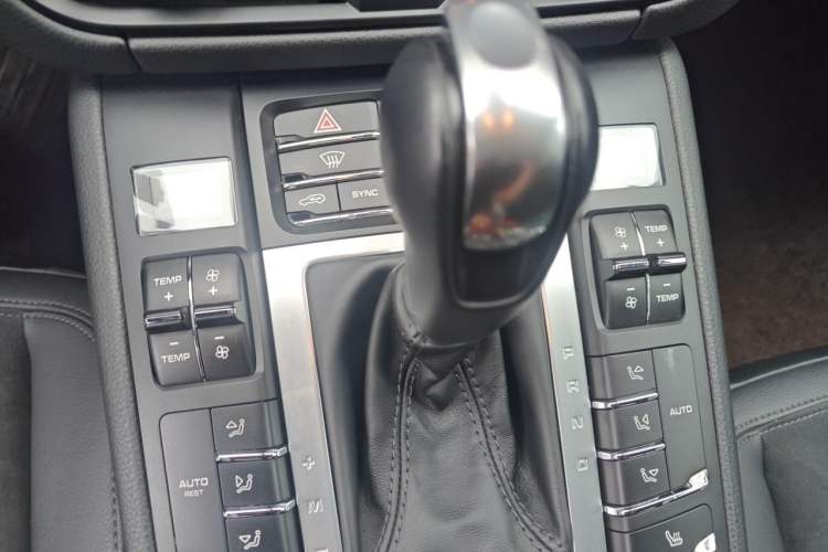 Used Porsche Macan 2018 Macan 2.0T Gear Lever