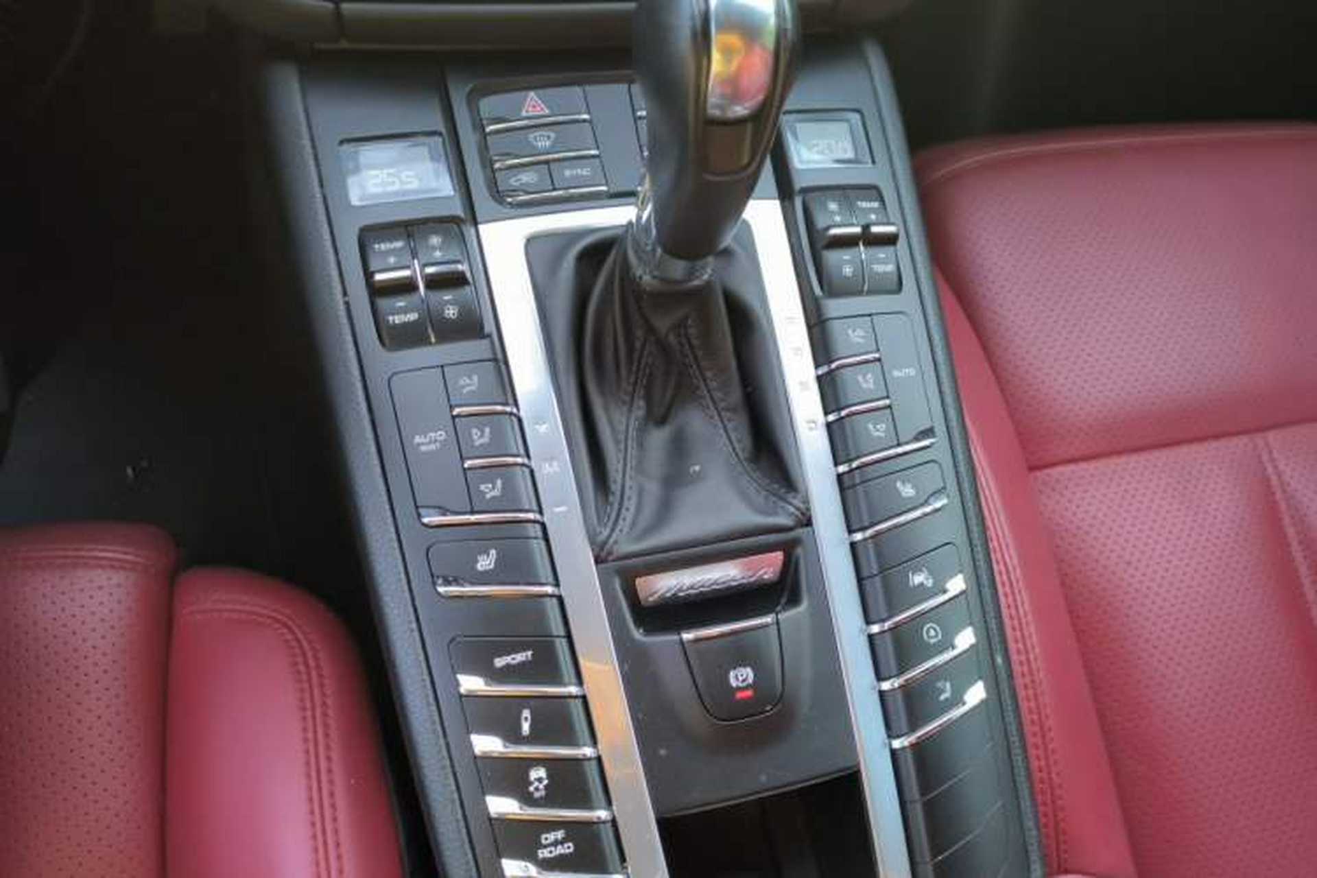 Used Porsche Macan 2018 Macan 2.0T Gear Lever