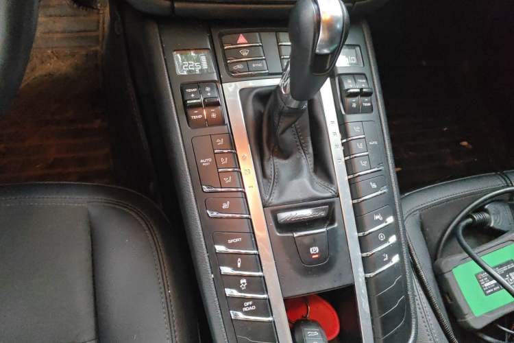 Used Porsche Macan 2018 Macan 2.0T Gear Lever