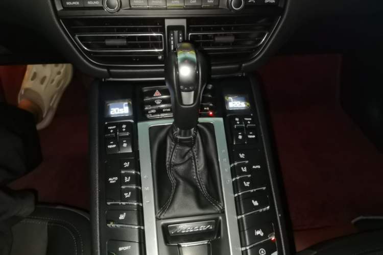 Used Porsche Macan 2018 Macan 2.0T Gear Lever