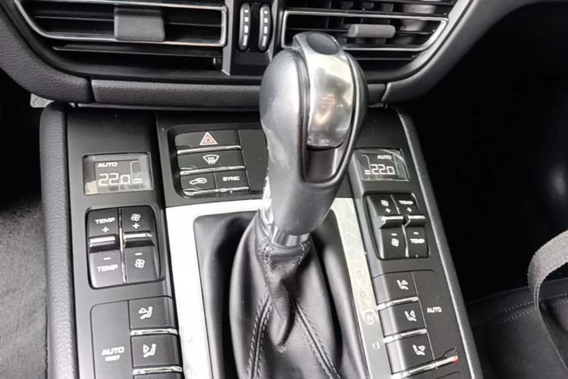Used Porsche Macan 2018 Macan 2.0T Gear Lever