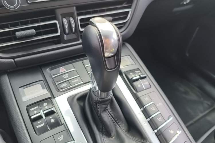 Used Porsche Macan 2018 Macan 2.0T Gear Lever