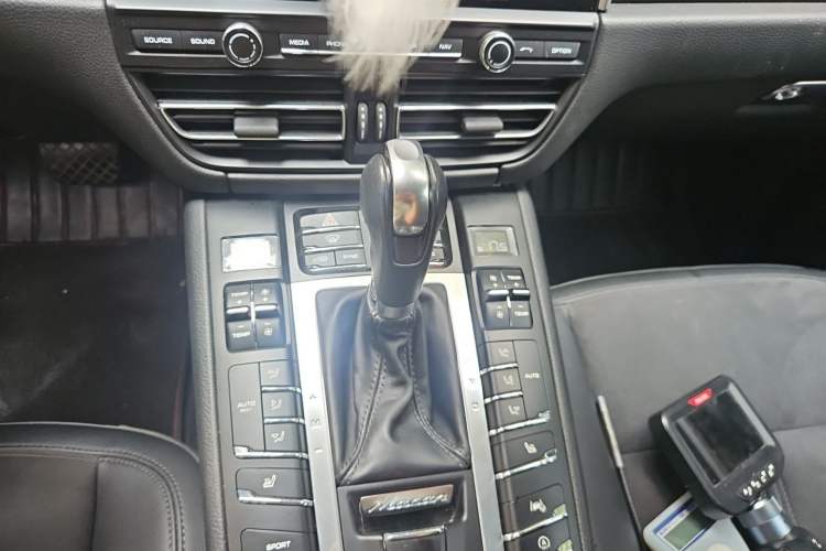 Used Porsche Macan 2018 Macan 2.0T Gear Lever