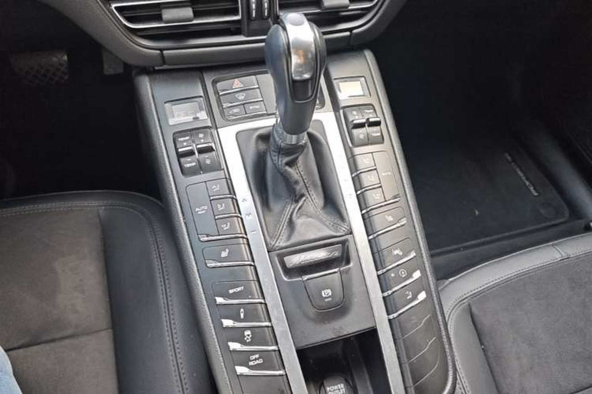 Used Porsche Macan 2018 Macan 2.0T Gear Lever