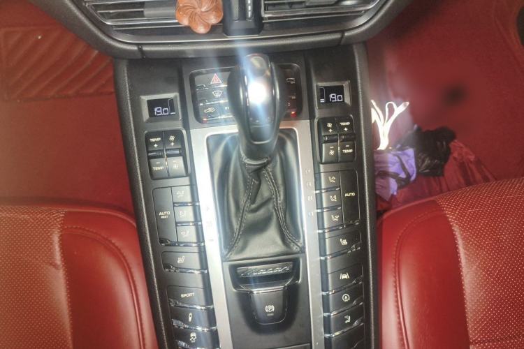 Used Porsche Macan 2018 Macan 2.0T Gear Lever