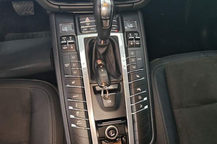 Used Porsche Macan 2018 Macan 2.0T Gear Lever