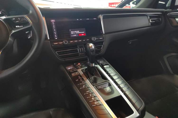 Used Porsche Macan 2018 Macan 2.0T Gear Lever