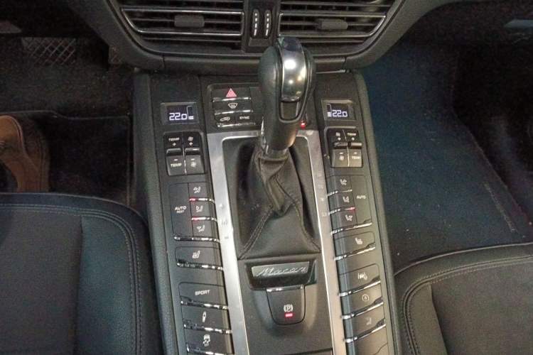 Used Porsche Macan 2018 Macan 2.0T Gear Lever