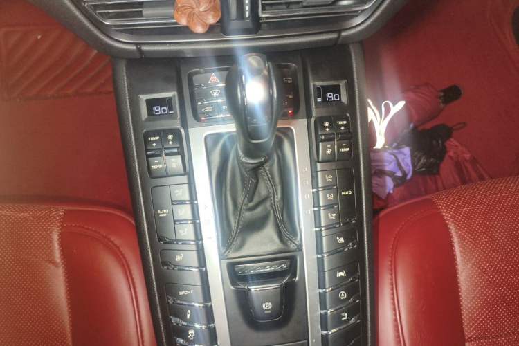 Used Porsche Macan 2018 Macan 2.0T Gear Lever