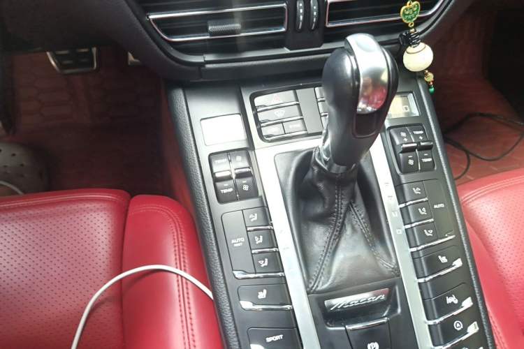 Used Porsche Macan 2018 Macan 2.0T Gear Lever