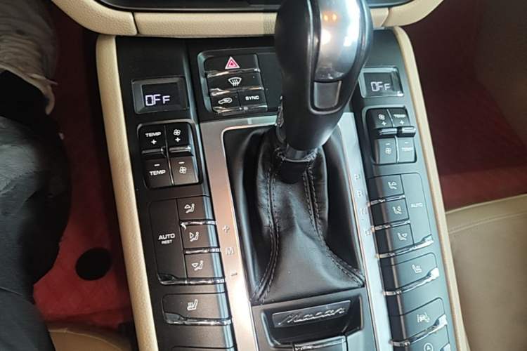 Used Porsche Macan 2018 Macan 2.0T Gear Lever