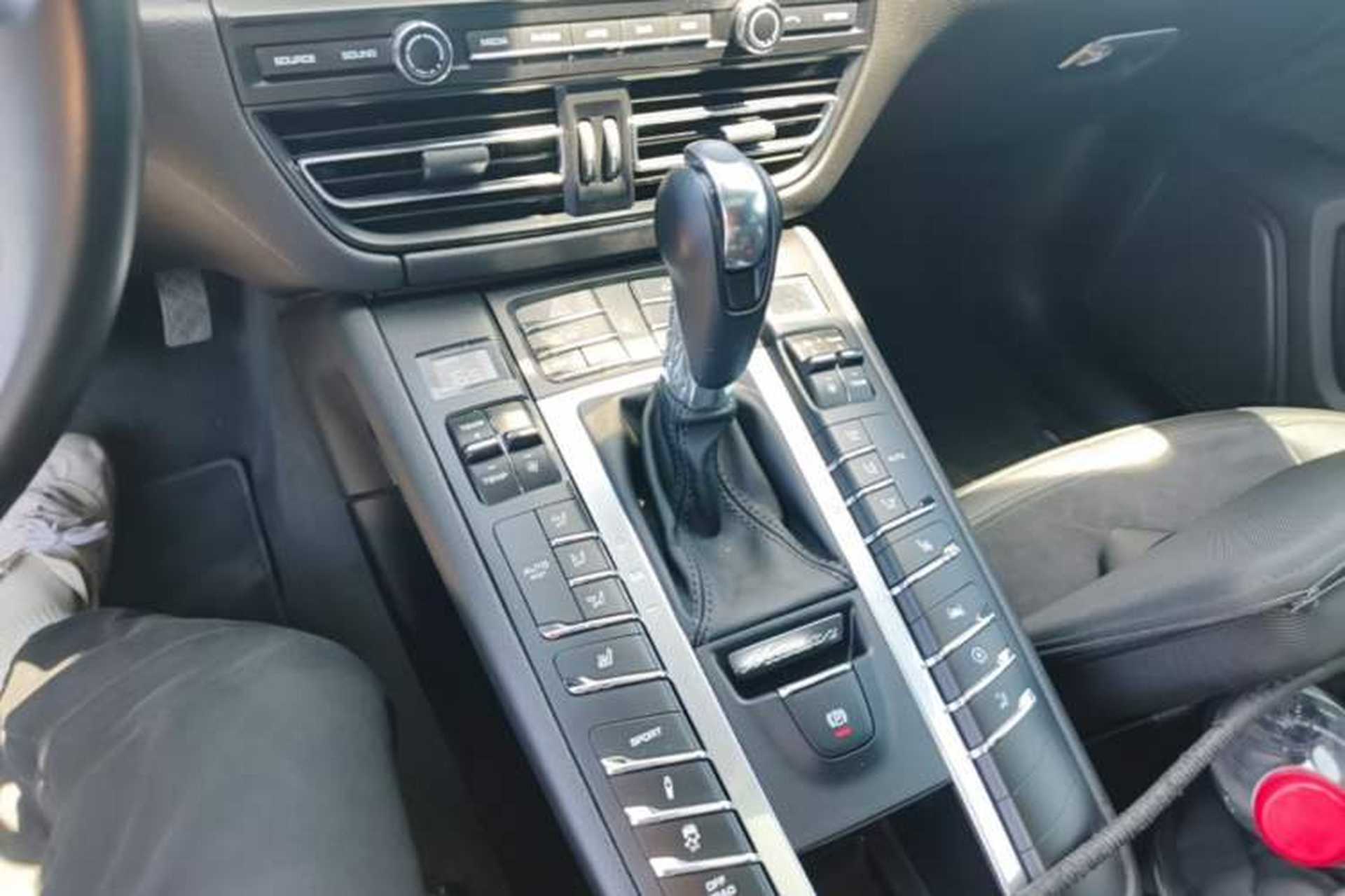 Used Porsche Macan 2018 Macan 2.0T Gear Lever