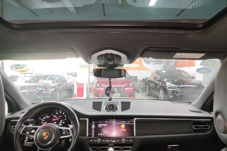 Used Porsche Macan 2018 Macan 2.0T Headliner